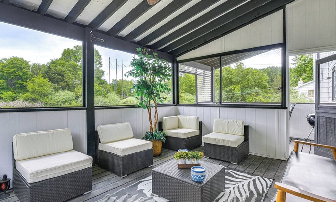 New Paltz Casa | 3 Mi to Main St: Modern New Paltz Home