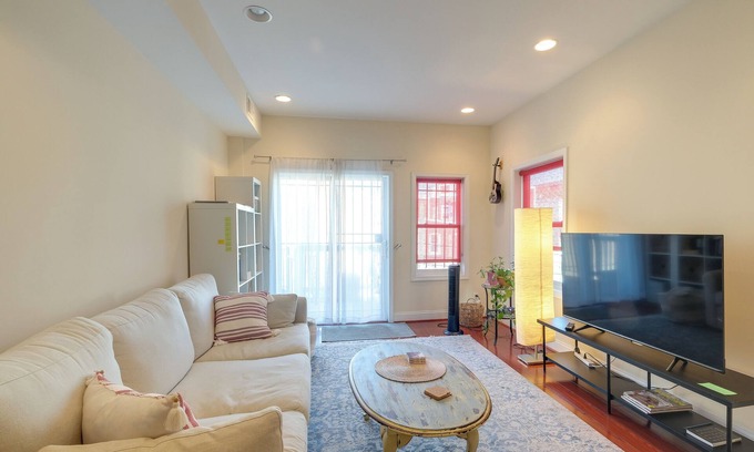 Columbia Heights Casa | 3 Mi to National Mall: WFH-Friendly DC Townhome!