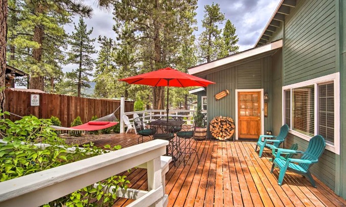Big Bear Casa | 3 Mi to Skiing Big Bear Cabin with Deck