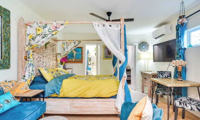 Greater Woodlawn Apartamento | 3 Mi to Vinoy Park: St Petersburg Gem w/ Patio!