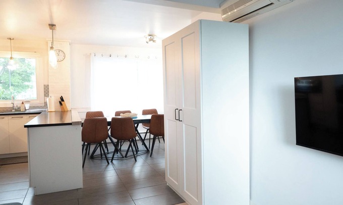 Desjardins Apartamento | 3 min from Ferry to Old Quebec Central Cosy 3-bedroom Levis Centre