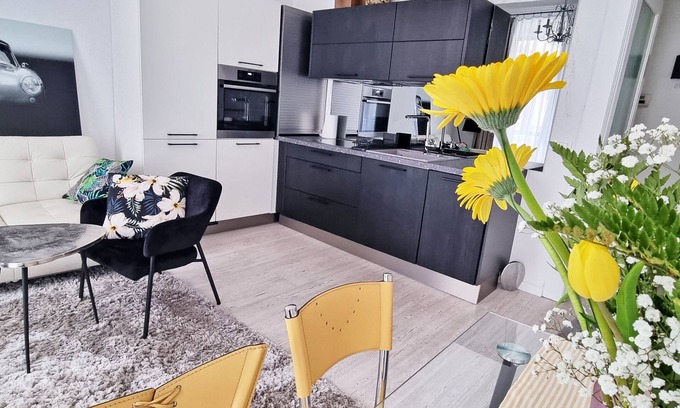 Roiano-Gretta-Barcola-Cologna-Scorcola Apartamento | 3 min. to the bars and restaurants and nearby greeny Viale XX Settembre.