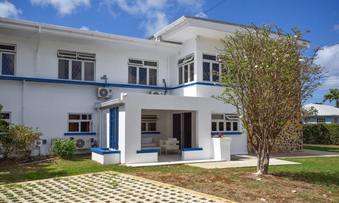 Rockley Apartamento | 3 min walk to beach - Bella Figura (Apt 2)
