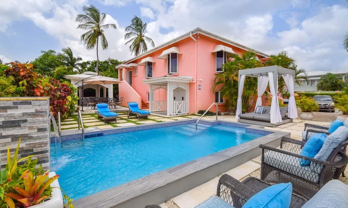 Marine Gardens Casa | 3 minutos a pie de playa - Blessed Manor 6 Bed House)