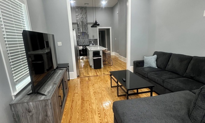 Fairgrounds Casa | 3 mins from French Quarters, Superdome, and Downtown.w booking for 3 day minimum