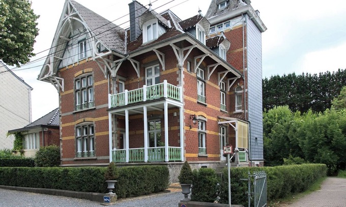 Spa Apartamento | 3 minutes from the city center, apartment in a “Belle Epoque” style villa.