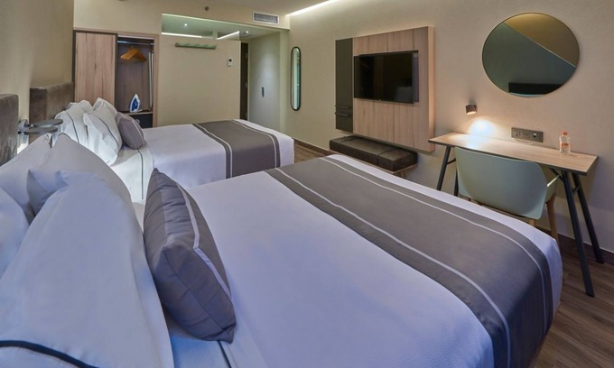 Marina Mazatlán Hotel | 3 Modern Rooms in Lively Mazatlán – Beaches, Bars & Culture Just Steps Away