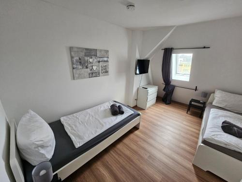 Salbke Apartamento | 3 moderne 2-Zimmer-Apartments mit WLAN & Parkplatz, Perfekt für Familien & Gruppen