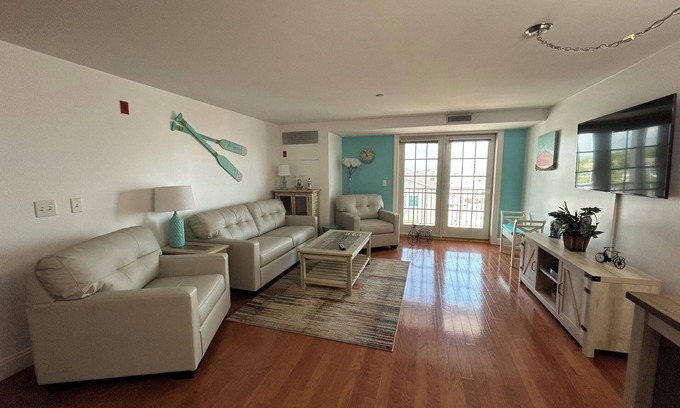 Old Orchard Beach Condominio | JACUZZI TUB / 6 NOCHES DE AGOSTO ESPECIAL / GRAND VICTORIANO / EN LA PLAYA.