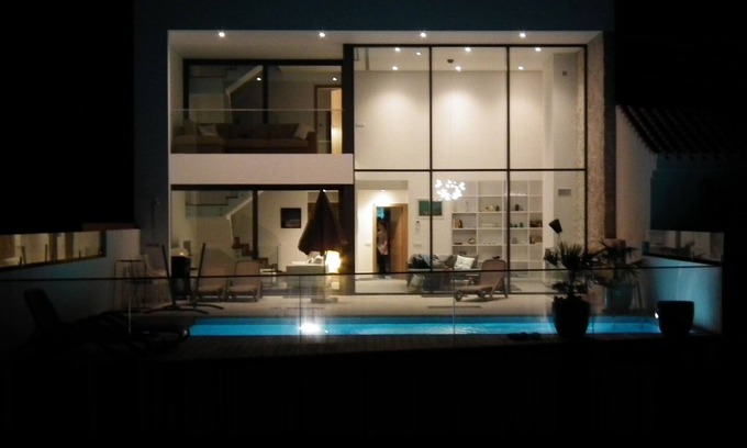 Salema Villa | Villa de lujo de diseño noruego en Salema con fantásticas vistas al océano y a la naturaleza