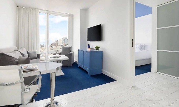 SoHo Hotel | 3 Premium Suites w/ Living Room Close to Little Italy and Chinatown! Parking!