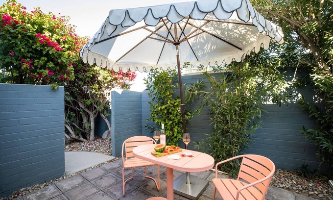 Tahquitz River Estates Casa | 3 Private Rooms At The Wesley Hotel Perfect for Group Stays