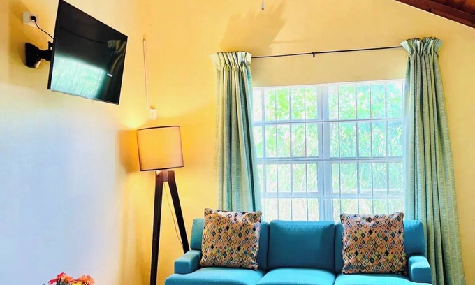 Nassau Casa | 3 Queen Beds Close to the National Stadium