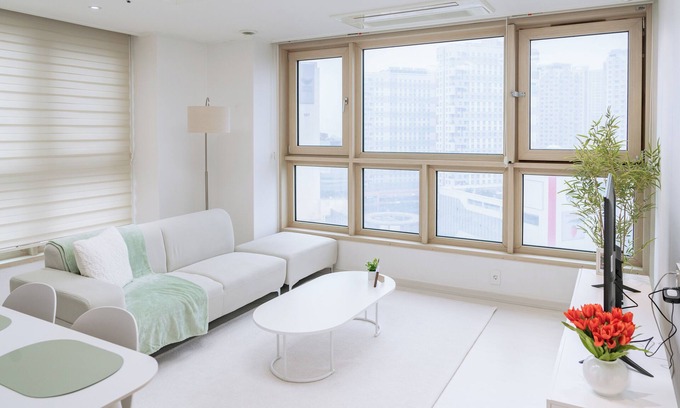 Seo-gu Condominio | 3 Queen Beds - Mins to Incheon Airport, Songdo & Seoul