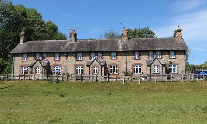 Long Marton Cabaña | 3 RAILWAY COTTAGES, pet friendly in Appleby-In-Westmorland