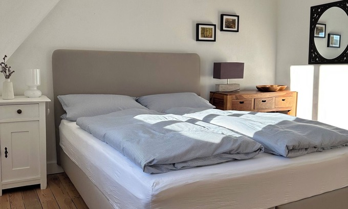 Kaiserslautern Apartamento | Apartamento DG de 3 habitaciones cerca de la universidad y los institutos