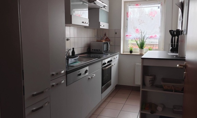 Region Hannover District Apartamento | 3-Room non-smoking apartment with Kitchen and Balkony in Seelze with WiFi access