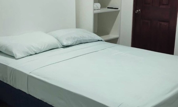 Dolorosa Apartamento | #3 San Jose room with private bathroom