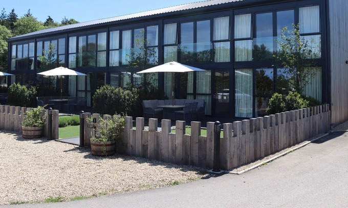 Chippenham Casa | 3 SEAGRY BARN @ NABLES FARM, family friendly in Upper Seagry