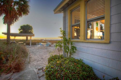 Treasure Island Casa | 3 - Seahorse Cottages - Sunshine