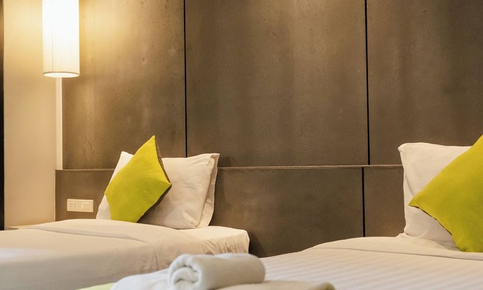 Su Thep Hotel | 3 Season
