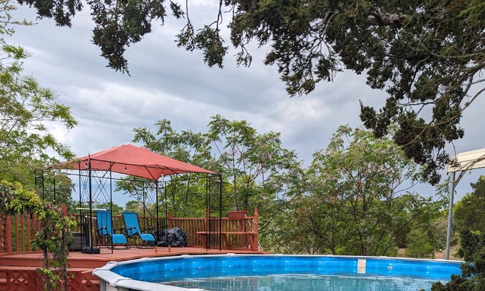 Cedar Creek Casa | 3 Secluded Country Homes on 15 Acres. Pool, Ping Pong, Hot Tub, Patio, Pond and BBQ. Close to COTA.
