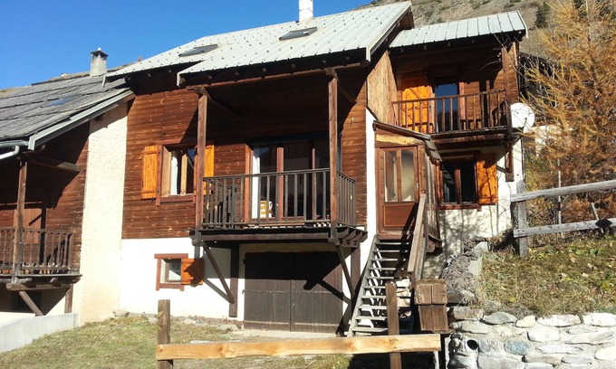 Molines-en-Queyras Chalet De Esquí | Chalet clasificado 3 * con orientación sur 120 m² 8 personas esquí alpino a 800 m + esquí de fondo a 200m