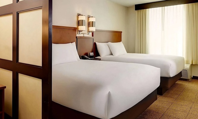 Austin Hotel | 3 Spacious Units w/ FREE Parking, Pool, Short Drive to Paramount Theatre!