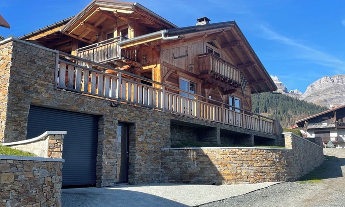 Cordon Chalet De Esquí | 3-star chalet for 15 on the ski slopes