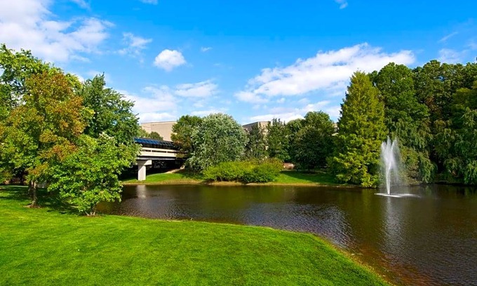 Plainsboro Hotel | Hotel de 3 estrellas ∙ Holiday Inn Express Princeton Southeast, an IHG Hotel