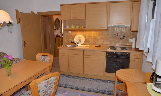 Bischofsgruen Apartamento | Apartamento de 3 estrellas (50 m²) con sala de estar y dormitorio