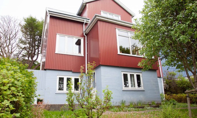 Torshavn Casa | 3 storey, 5 bedroom, 3 bathroom house in the center of Tórshavn