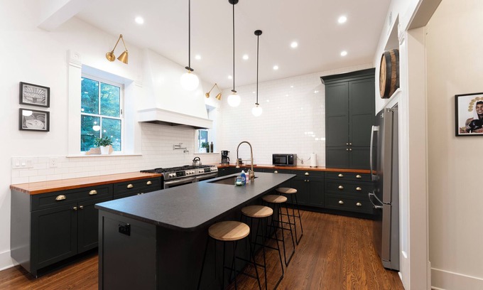 Old Louisville Casa | 3-story Bourbon Luxe Historic Retreat 2 mi to Whiskey Row-NULU