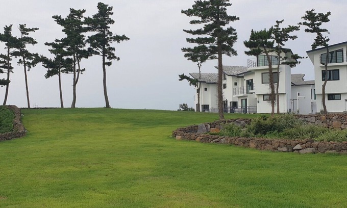 Hallim Casa | 3-story private house with a large field aside, 7 minutes to Sinchang Road!