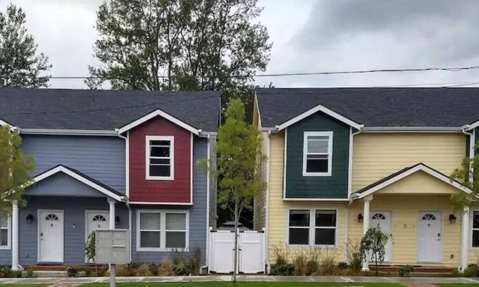 Renton Casa | ★ 3 Townhomes with Smart TV & Blackout Curtains
