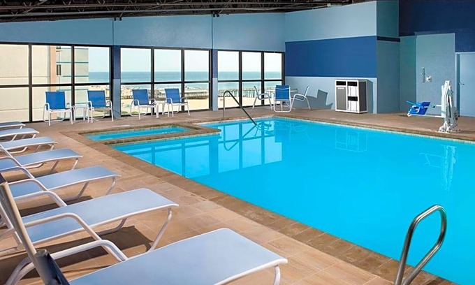 Northeast Virginia Beach Hotel | Hotel de 3 estrellas ∙ Four Points by Sheraton Virginia Beach Oceanfront