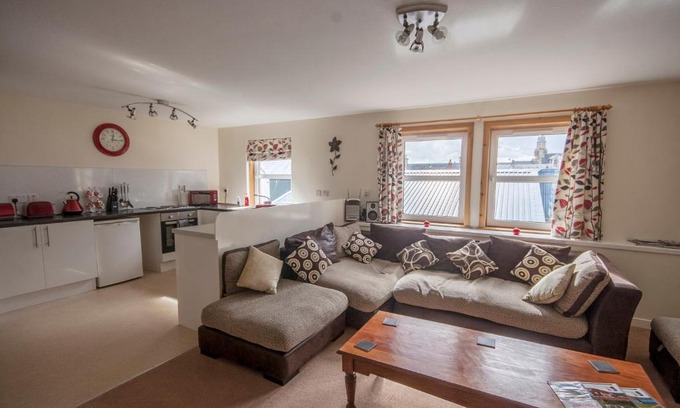 Forres Apartamento | 3 Varis Apartments