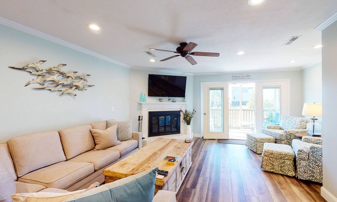 Johns Island Condominio | 30-Day Marshfront Rental Condo w/Amazing Views, 2 Porches, Laundry & Shared Pool