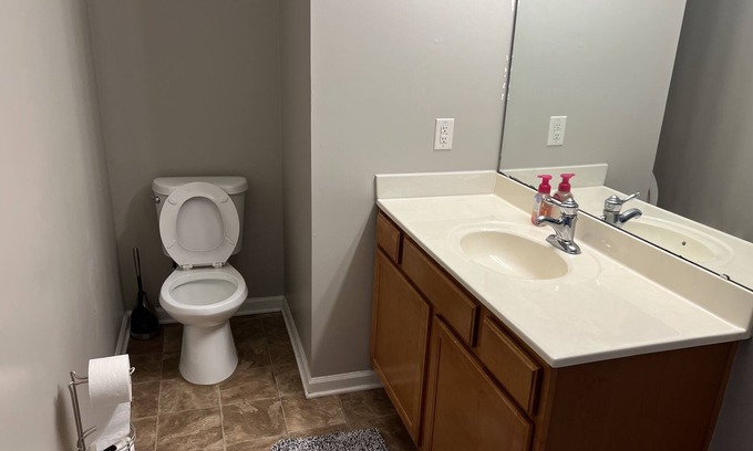 Winston - Salem Condominio | 30 Day Minimum Stay - 2 Bedroom 2 Bathroom Condo