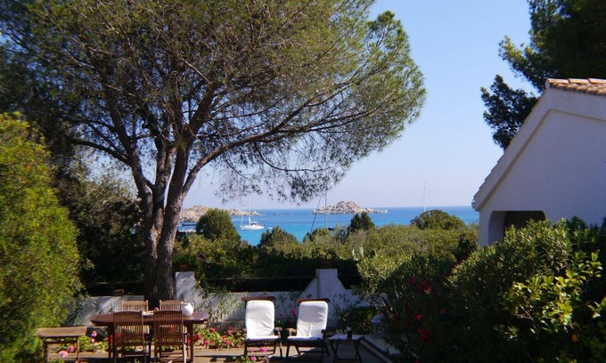 Teulada Villa | A 30 metros del mar. 2 dormitorios, 2 baños. Barbacoa. Wifi. Boletos de barco con descuento.