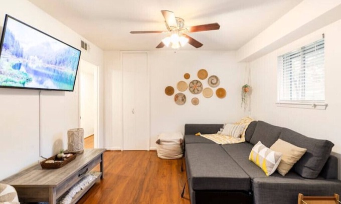 West Arlington Casa | 30+ Night House in Arlington, TX BIG yard!