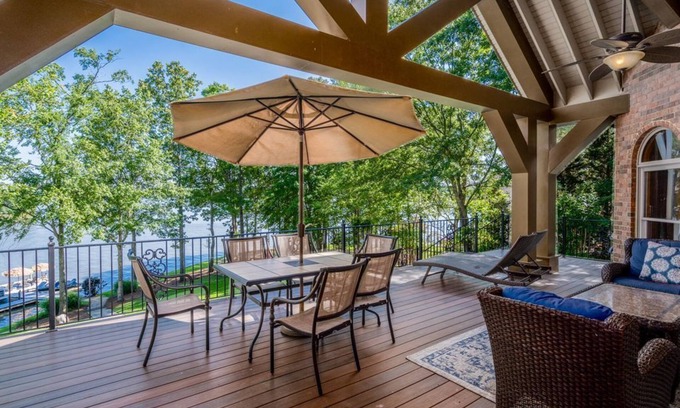 Lake Oconee Casa | Pointe Lot, Sala de juegos, Teatro, Near Ritz, Max Dock, Pontón, Fire Pit