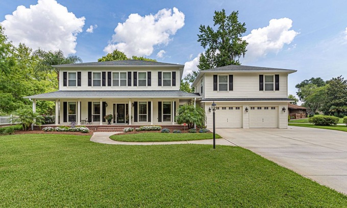 Doctors Inlet Casa | 30 People Comfortably Gorgeous Home on Canal Boat Kayak access Two 85" & 75” TVs