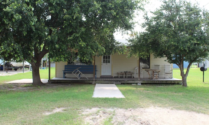 Port Mansfield Casa | 300 Copano-Cozy cabin with 2 bedrooms 2 baths