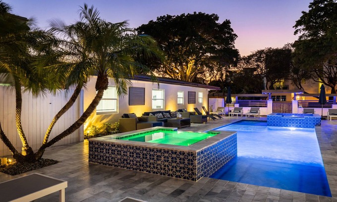Lauderdale-by-the-Sea Complejo | 300 STEPS TO WHITE SAND BEACH / HEATED POOL / HOT TUB/MONTHLY SUMMER SPCLS - H4