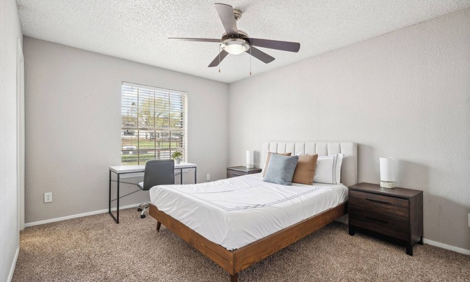 Bedford Apartamento | 3001 Crystal Springs 721 I Spacious 2 Bed 12Bath