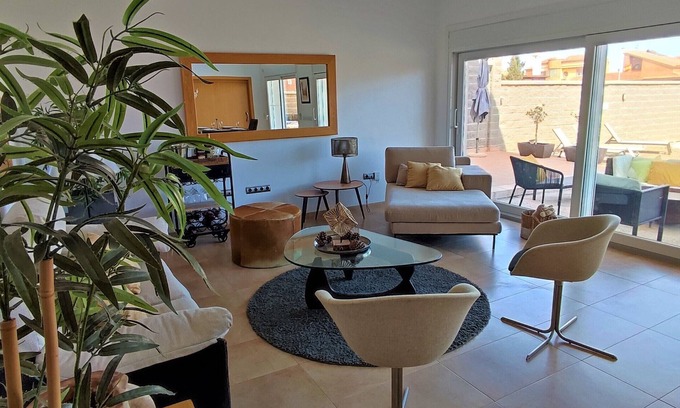 Roquetas de Mar Chalet De Esquí | Piscina PRIVADA,300m de la playa, WIFI gratis