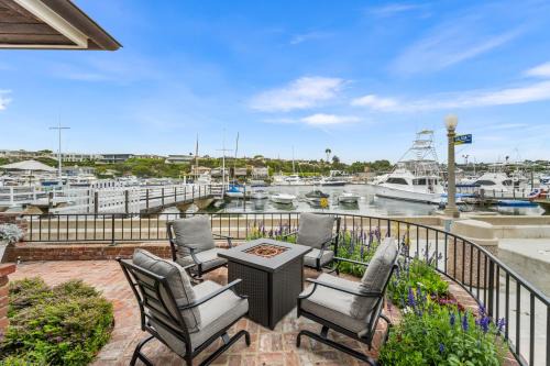 Newport Beach Casa | 301 E Bayfront
