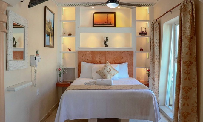 Centro - Supmza 001 Apartamento | 301 Junior Suite w/balcony & full kitchen at Hotel & Suites Bucaneros