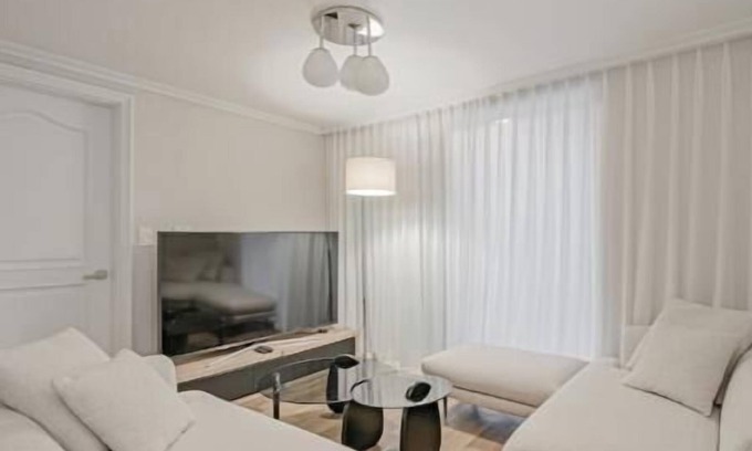 Sinsa-dong Casa | 302 Apgujeong 1st, 2Room Queen-bed, 2 Single-beds